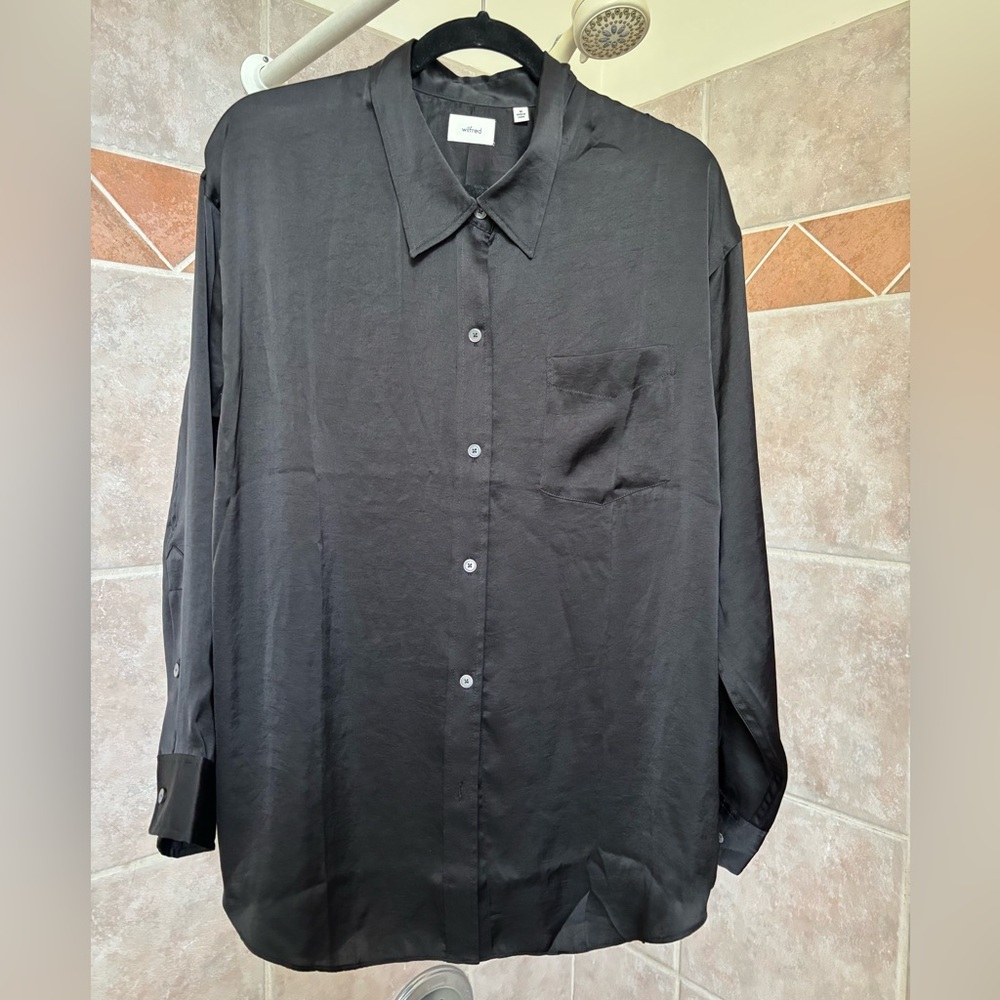 Wilfred Aritzia Black Satin / Silky Button Down Shirt